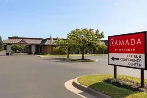 Ramada by Wyndham Alpena - Alpena
