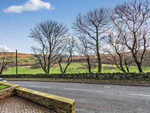 4 Bed in Marsden 94015