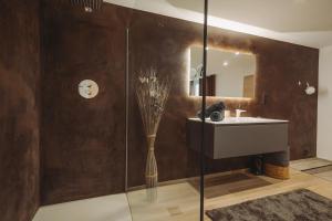Villas Villa au Petit Bonheur avec clim - Hameau au calme - piscine chauffee - petanque : photos des chambres