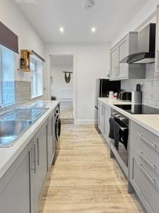 Amaya Six - Sleeps 4 - Modern 1 bed Apartment - Newly renovated - Central Location - Grantham