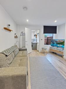 Amaya Six - Sleeps 4 - Modern 1 bed Apartment - Newly renovated - Central Location - Grantham