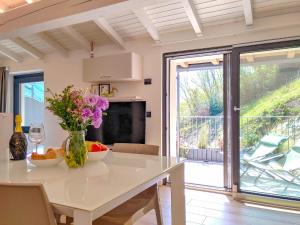 Dascio Salute Ferienwohnung mit Panorama Balkon am See