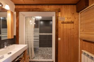 Appartements La Charbonniere : photos des chambres