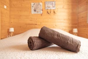 Appartements La Charbonniere : photos des chambres