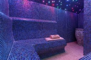 19 app, Sunny Side 2