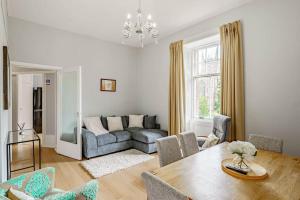 Spacious City Apt - Dunfermline - Ubytování bez kategorie ve městě Fife