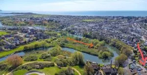 Prime Location - house with secure garden - Iford