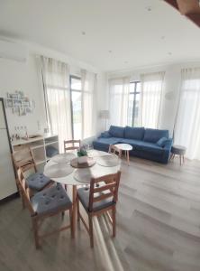 Ferienhaus Sophia 70qm bis 5 Gäste mit Fass-Sauna, Whirlpool April bis Oktober, 75qm Terrasse und eingezäunten Garten