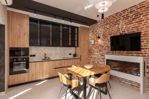 LEOGRAND Jacuzzi on Krakivska 26