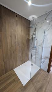 DOMAIN LA ROSIÈRE jusquà 50 personnes piscine tennis et Basket