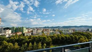 Urban Serenity City Skyline Premium - Blloku