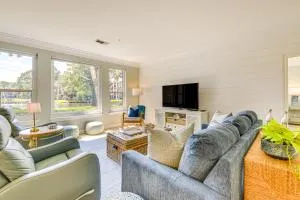 Sandestin Resort Condo with 6-Seater Golf Cart - Grosh