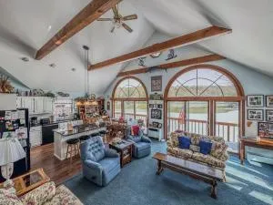 Four Season Ski, Lake & Golf Home on Lake Rescue - Tyson