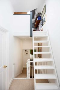 Veeve - Colours of North London
