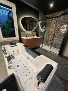 KLOOZIA Suites centre ville haut standing - Ubytování bez kategorie ve městě Angoulême