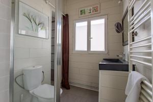 Maisons de vacances La maison du Bonheur Ares 30 personnes avec piscines chauffees : photos des chambres