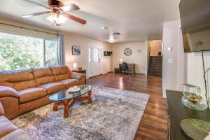 1 Mi to Downtown and River Family Apt in Fairbanks