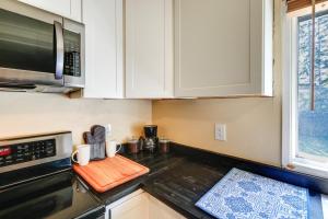 1 Mi to Downtown and River Family Apt in Fairbanks