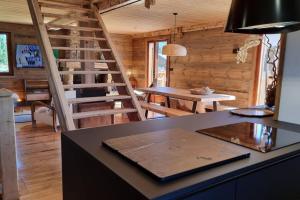 Chalets Charmant Chalet Hiona : photos des chambres