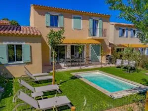 Villa Mathilde, un meublé de tourisme 3 étoiles au cœur de Goult - 古尔