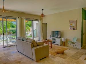 Villas Villa Mathilde, un meuble de tourisme 3 etoiles au coeur de Goult : photos des chambres