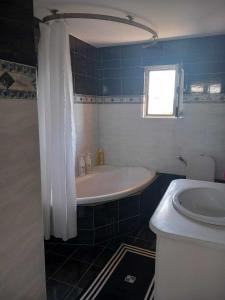 Sylvias luxurious, spacious & relaxing apartment