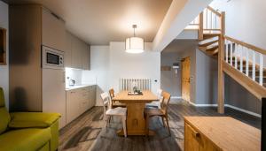 Apartment (6 Adults) - Split Level room in Residence Contrin