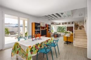 Villa Bonifato vista sulle campagne e sul mare siciliano COZY HOUSE ITALY