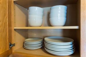 Sutherland Retreat 3BR 2BA and 2 car garage