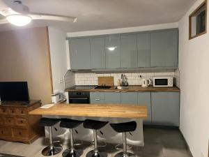 Arona 2-Bed Apartment - Sleeps 5 - Outdoor Pool