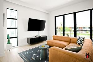 Townhome, Private Roof Terrace, Office, Garage