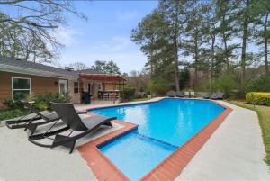 Atlanta Private Pool Retreat 5BR Home Sleeps 14