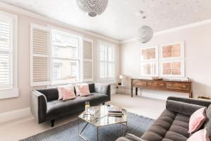 Charlotte Street Apartment