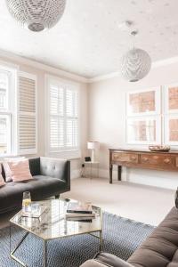 Charlotte Street Apartment