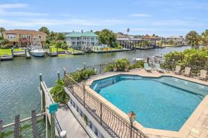 Waterfront Dream House Pool Golf Cart & Dock