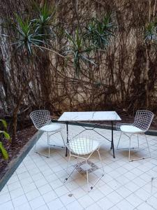 Espacioso y moderno departamento con patio