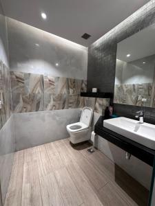 Ultra Luxe Jacuzzi Studio - Private Patio