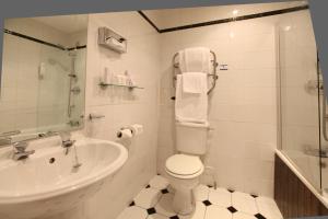 Rose & Crown Hotel Tonbridge By Uno