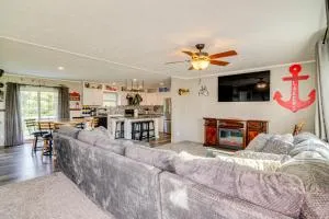 2 Mi to Lake Cumberland Family-Friendly Retreat! - Columbia