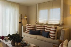 CASA ESPERANZA *Family Home Over the Sea*