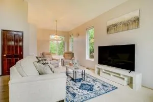 Washington Retreat with Yard - Near Seattle! - Arlington