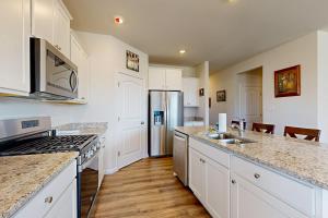 Ocean View Beach Club --- 34167 Gooseberry Ave