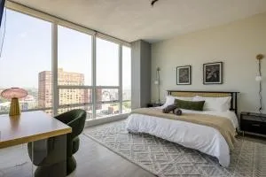 Modern Loft 15 Min from NYC with City View & Pool - هوبوكين