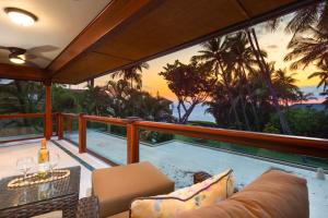 Barefoot Kona - Gated Oceanfront Villa with Private Beach access!