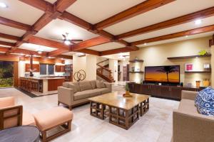 Barefoot Kona - Gated Oceanfront Villa with Private Beach access!
