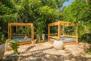 Divine 2BR w Pool Gym Yoga Classes Restaurant