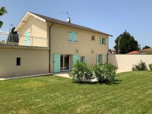 Maisons de vacances Le Rouge Gorge a 12 minutes d'Eurexpo : photos des chambres