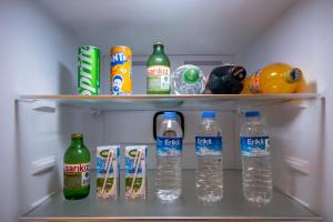 Golden Stones House Garden And Lake View