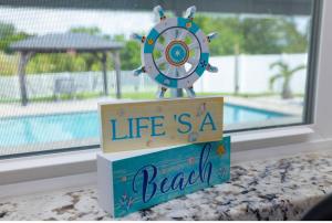 Best pool house Ideal for family pool heated