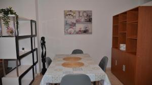 Apt. ManRey 1C - Jade